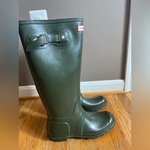 Hunter Women’s Original Tall Gloss Dark Olive Boots